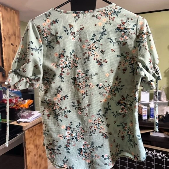 Persaya Green Ruched Polo Blouse size small. - Picture 7 of 8